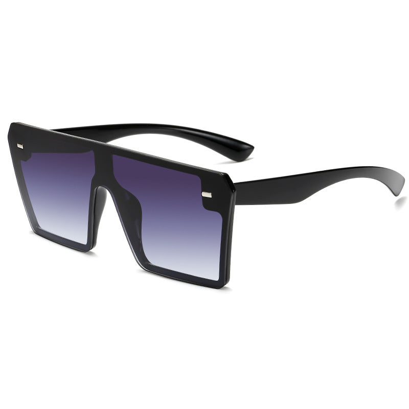 Dame Oversized solbriller i futuristisk design Luvikno