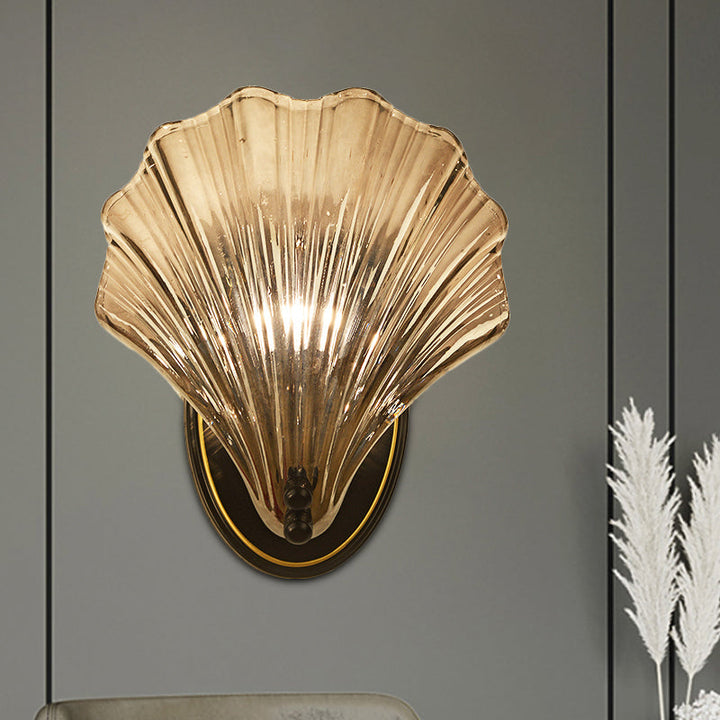 Single Scalloped Shell Vegglampe Landstil Svart/Gull Ribbet Glass Vegglys Armatur | Luvikno