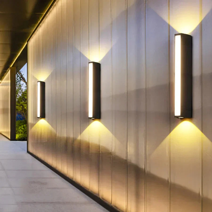 Vanntett LED vegglampe for utendørs - GlowGuard, energieffektiv og værbestandig, ideell for terrasse og hage | Luvikno