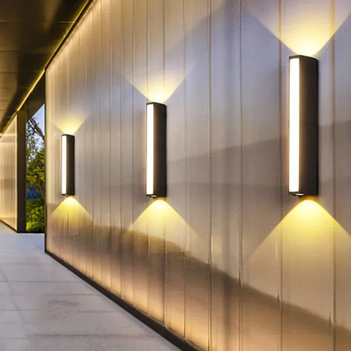 Vanntett LED vegglampe for utendørs - GlowGuard, energieffektiv og værbestandig, ideell for terrasse og hage | Luvikno