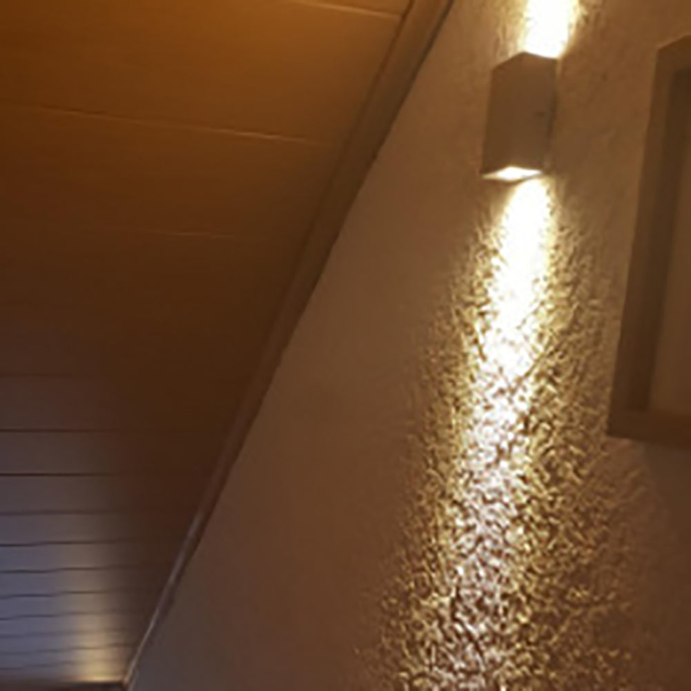 Moderne Enkelhet Vanntett Aluminium Kubisk LED Vegglampe For Utendørs Patio | Luvikno