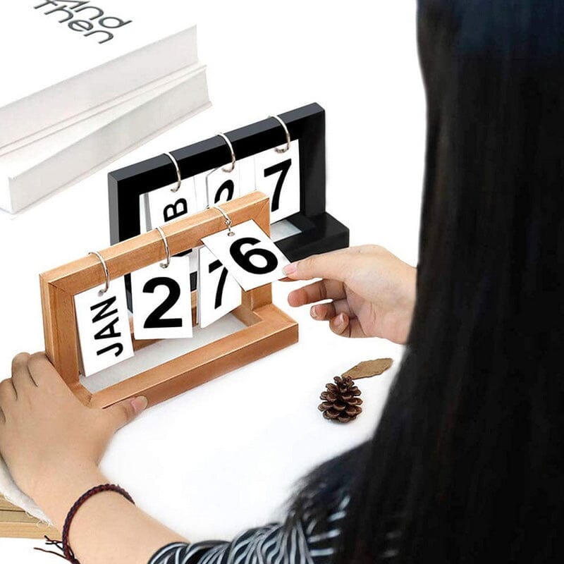 Dutch Teak Wood Skrivebordskalender | Luvikno