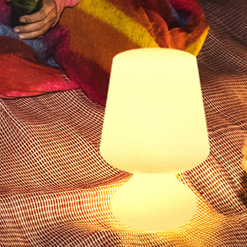 Moderne minimalistisk PE-koppform USB LED bordlampe nattlys for utendørs patio | Luvikno