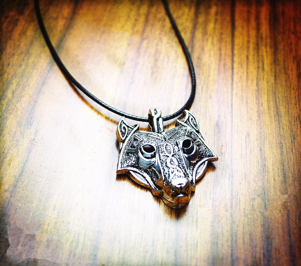 Norse Wolf Head Halskjede - Gratis Frakt! | Luvikno