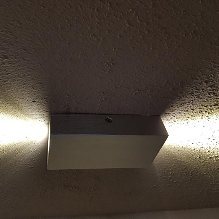 Moderne Enkelhet Vanntett Aluminium Kubisk LED Vegglampe For Utendørs Patio | Luvikno