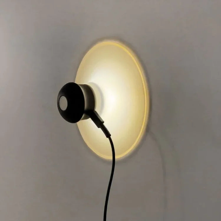 LED vegglampe med oppladbart sugefeste Luvikno