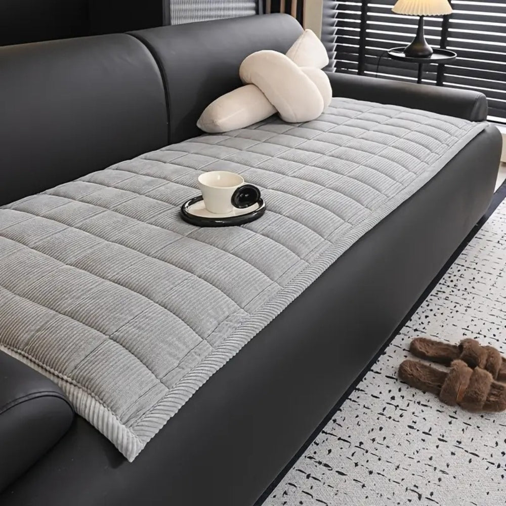 LuxeShield Quiltmatte — Transformér sofaen din til en feilfri oase av komfort og beskyttelse | Luvikno