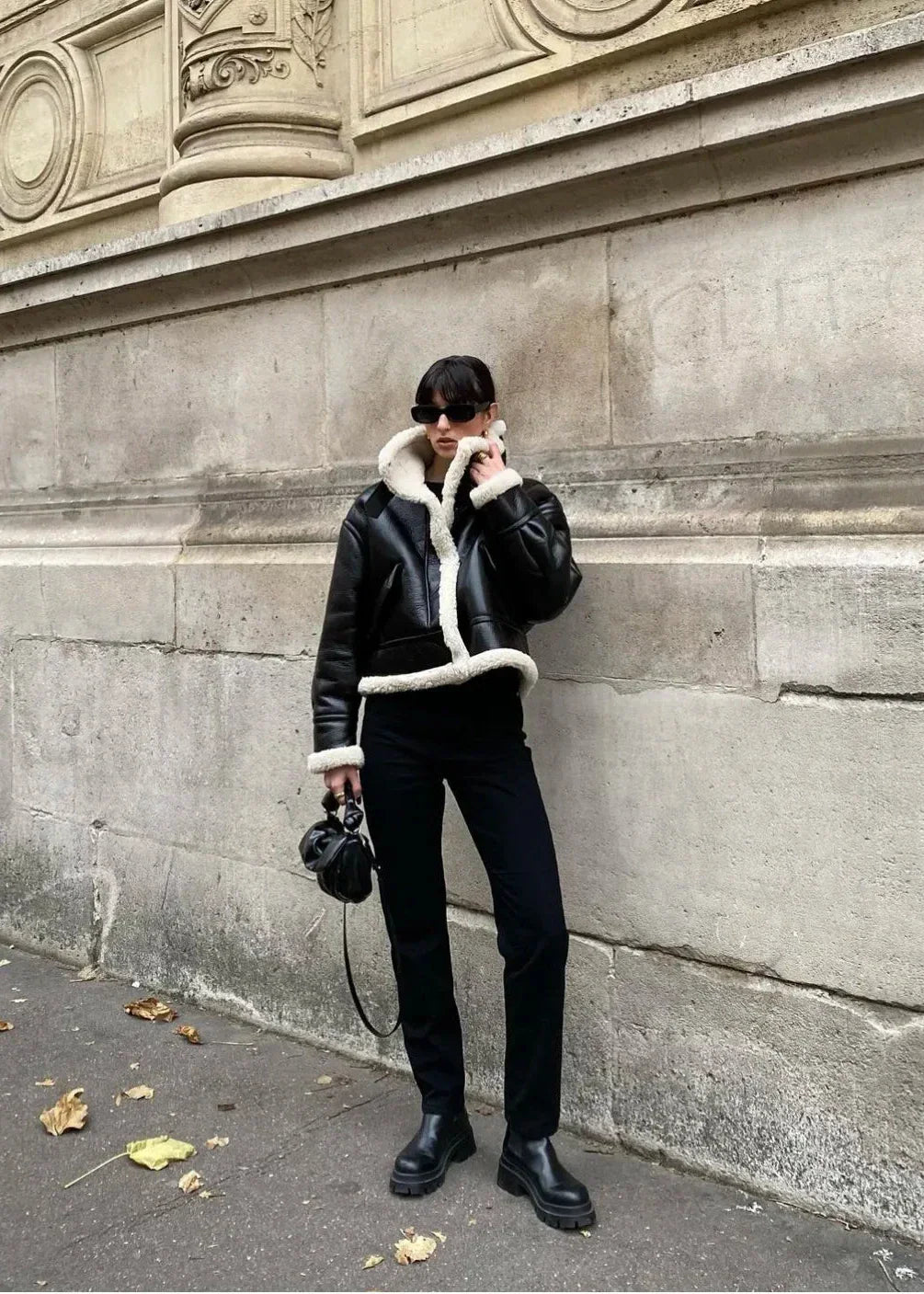 Luvik | Musta keinonahkatakki - Eurooppalainen tyyli