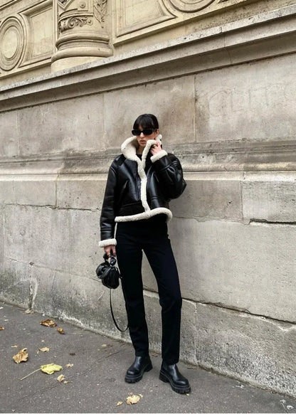 Luvik | Musta keinonahkatakki - Eurooppalainen tyyli