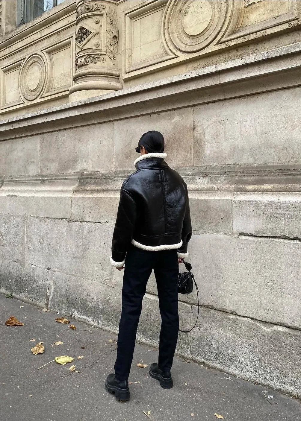 Luvik | Musta keinonahkatakki - Eurooppalainen tyyli