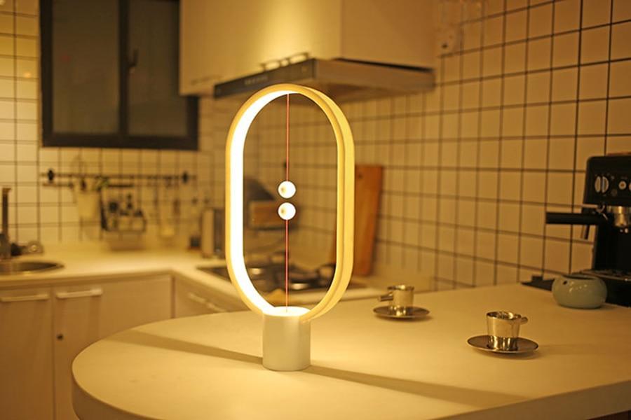 Tao - Moderne nordisk magnetisk balanse LED-lampe | Luvikno