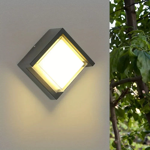 Holdbar LED vegglys for utendørs bruk - Værbestandig og energibesparende utelys, ideelt for hage og terrasse | Luvikno
