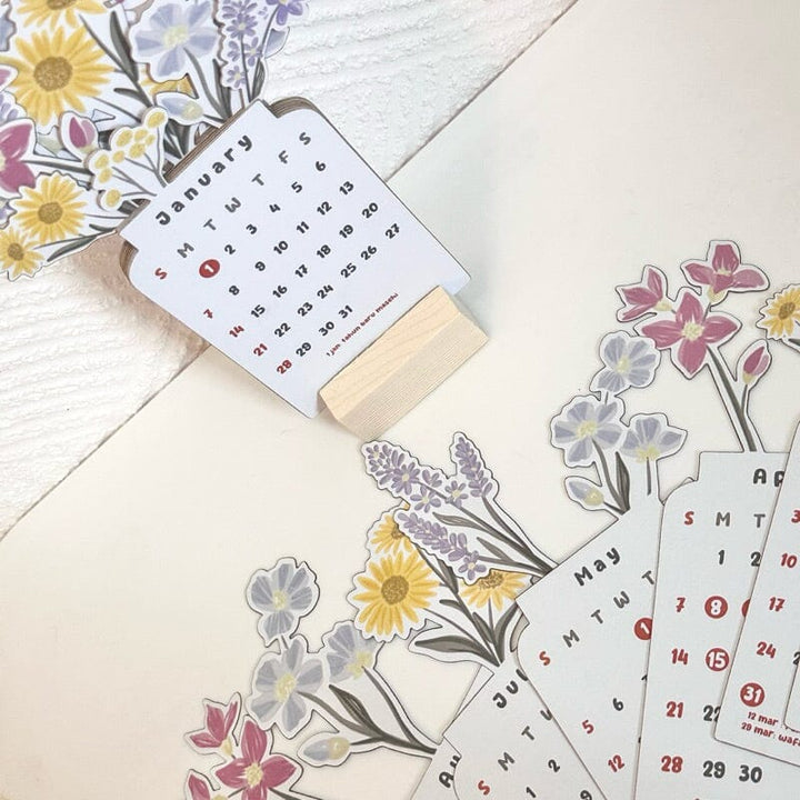 2024 Bloomy Flowers skrivebordskalender | Luvikno