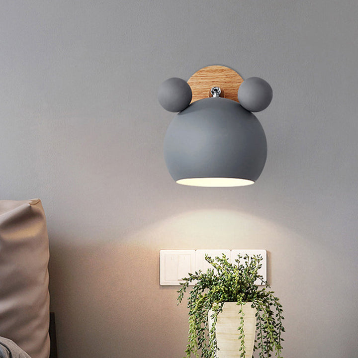 Bjørn/Bjelle Rotating Veggmontert Lampe Macaron Iron 1-Hode Sengelesing Vegglampe i Hvit/Rosa/Grønn og Tre | Luvikno