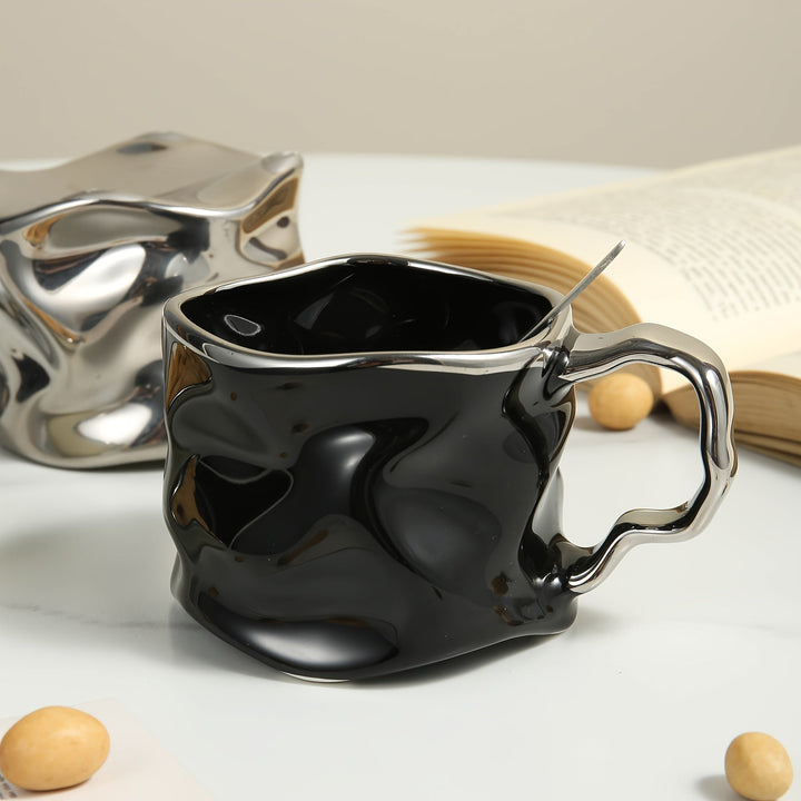 CreArt Mug – Håndlaget keramisk kaffekopp med unikt krøllet design | Luvikno