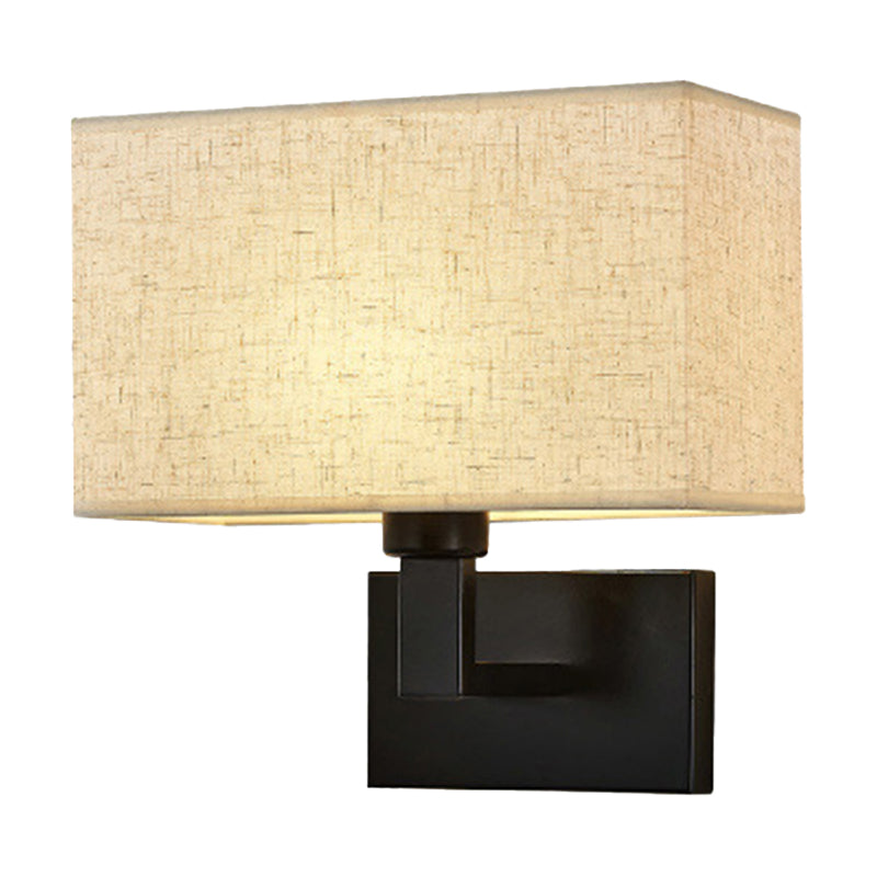 Postmodern Cuboid Vegglampe Stoff 1-Lys Sengelampe Lesevegglys i Hvit/Beige/Brown med Svart/Gull Arm | Luvikno
