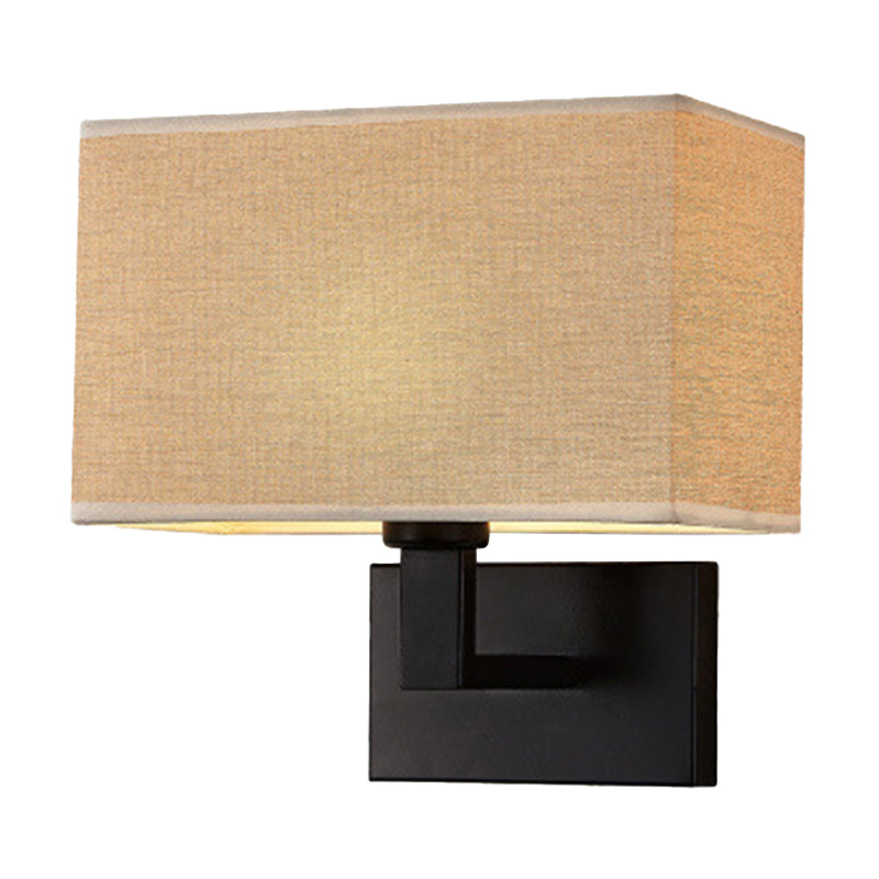 Postmodern Cuboid Vegglampe Stoff 1-Lys Sengelampe Lesevegglys i Hvit/Beige/Brown med Svart/Gull Arm | Luvikno