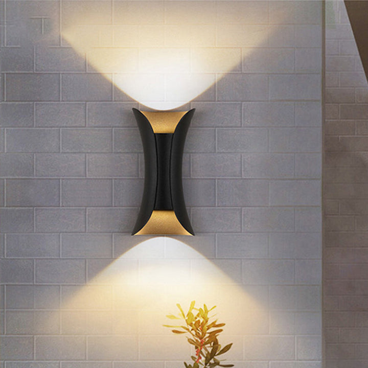 Liten/Stort Flared LED Vegglampe Moderne Metall 2 Lyspærer Svart/Hvit/Hvit-Gull Opp Ned Lys for Terrasse | Luvikno