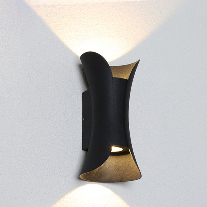 Liten/Stort Flared LED Vegglampe Moderne Metall 2 Lyspærer Svart/Hvit/Hvit-Gull Opp Ned Lys for Terrasse | Luvikno
