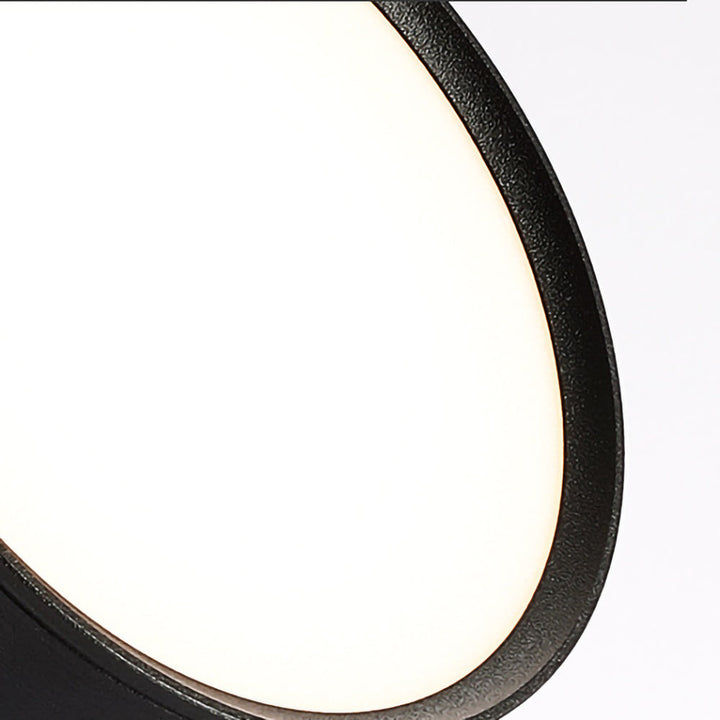 LED taklampe med justerbart spotlight-hode Luvikno