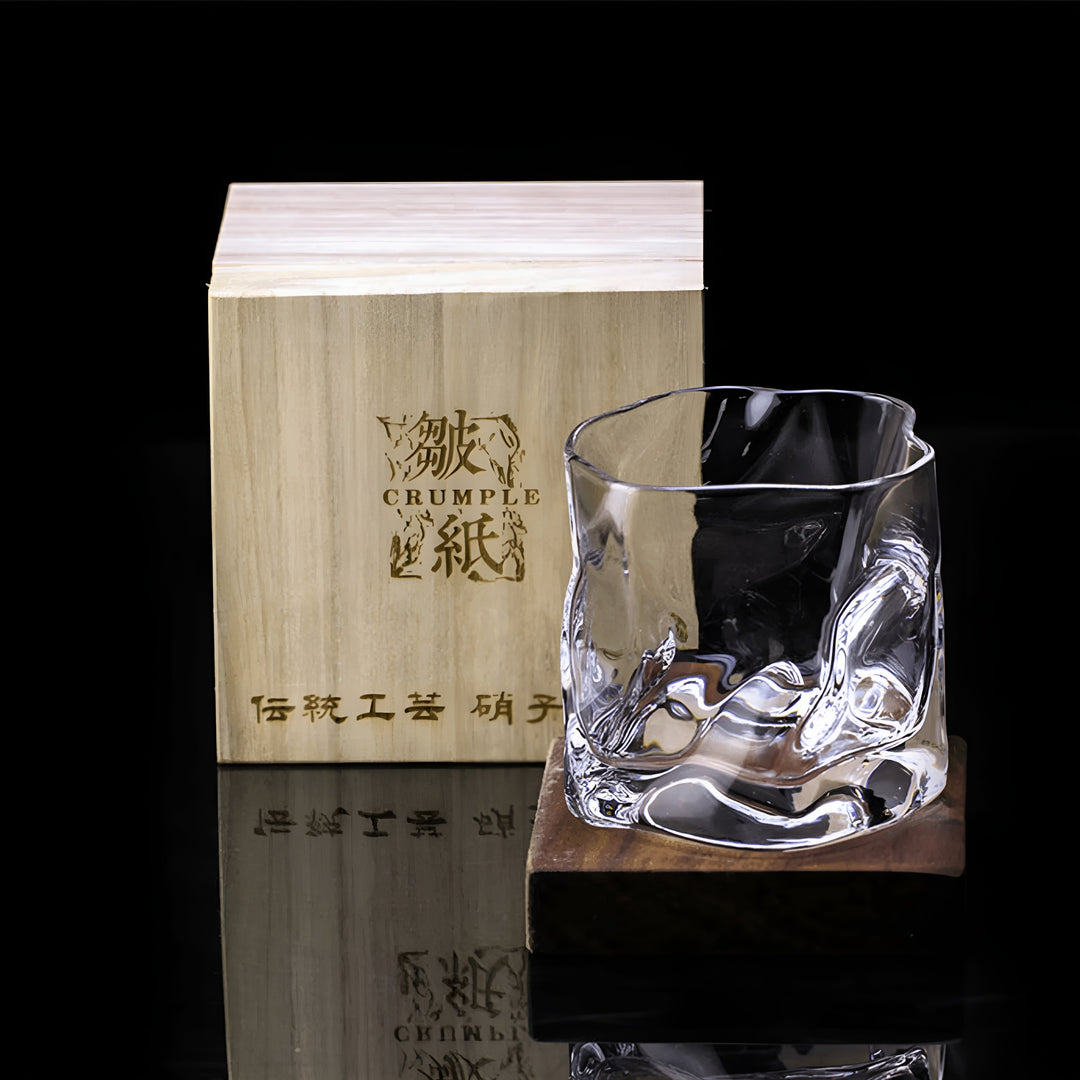 Whiskeyglass i Edo Kiriko stil – Håndskåret med unik krøll design | Luvikno