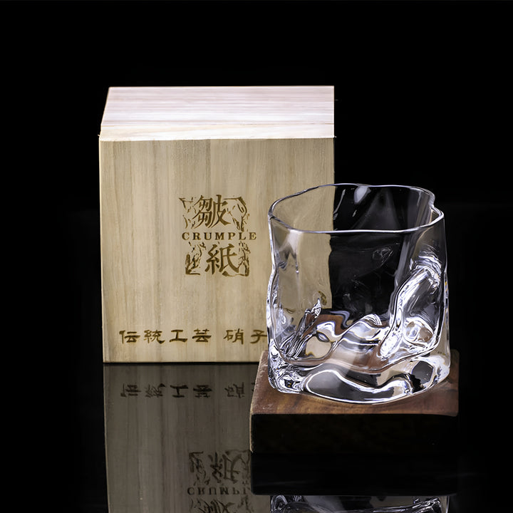 Whiskeyglass i Edo Kiriko stil – Håndskåret med unik krøll design | Luvikno