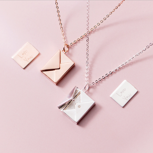 Luvikno | Wrap Necklace laget av Titanstål