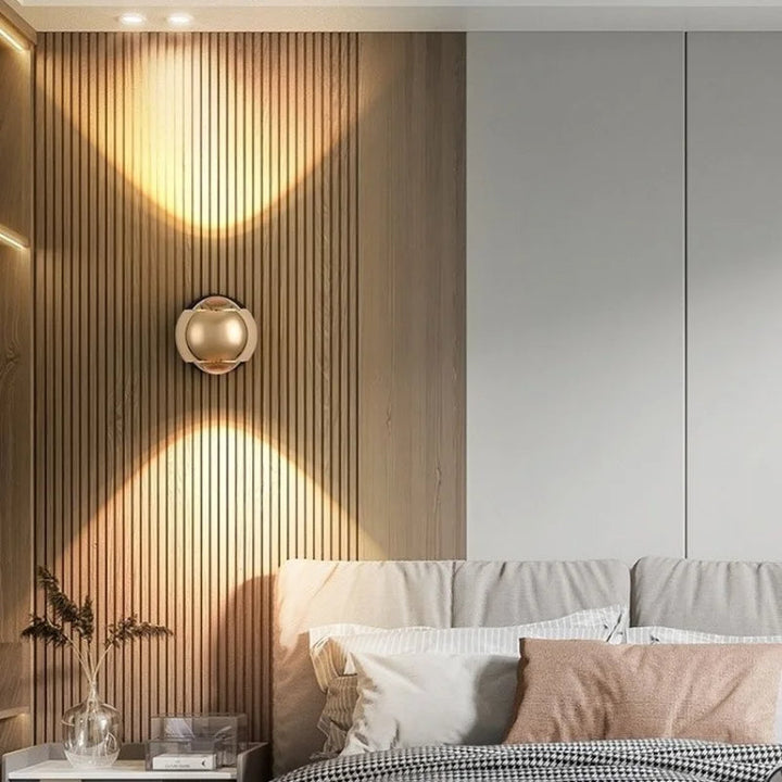 LumièreArt – Stilig Vegglampe med Fleksibel Belysningsskål