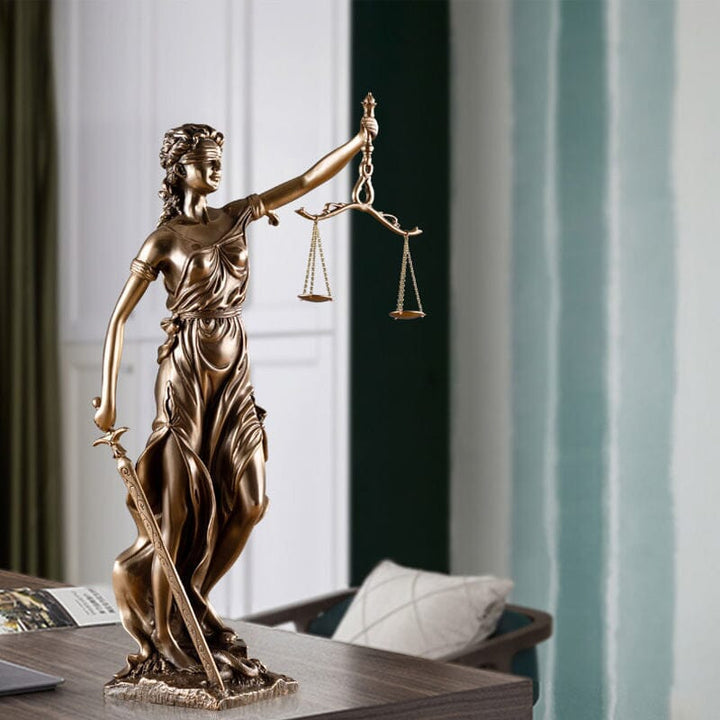 Luvikno | Dekorativ statue av Rettferdighetens Gudinne
