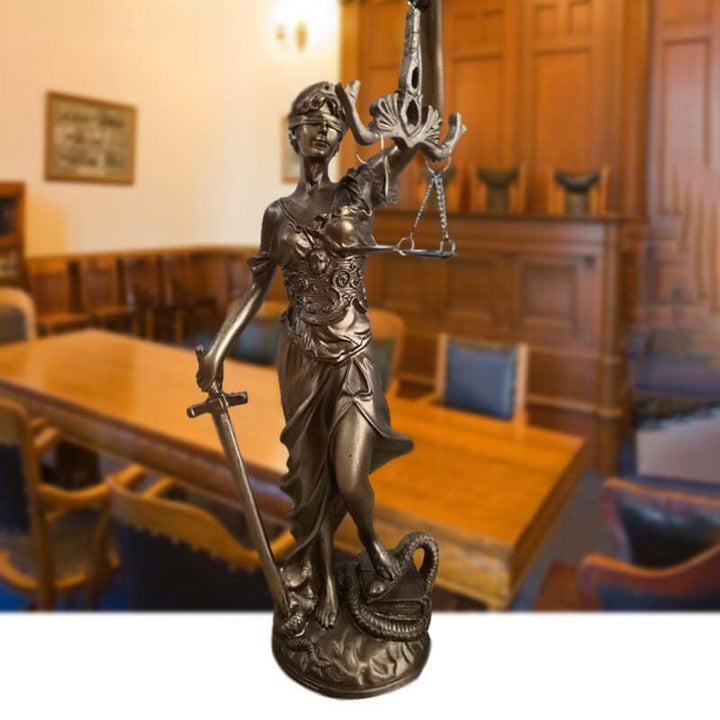 Luvikno | Dekorativ statue av Rettferdighetens Gudinne