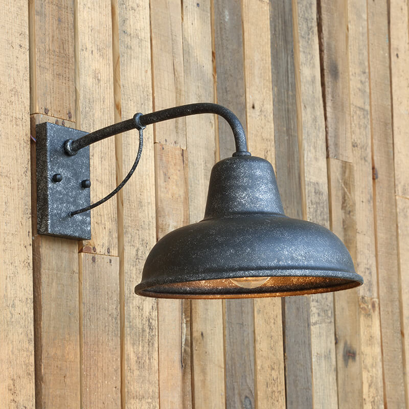 Vintage Iron Barn Vanntett Utendørs 1-Lyskilde Vegglampe | Luvikno
