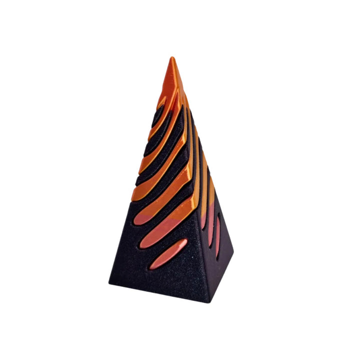Umulig pyramide passasje skulptur | Luvikno