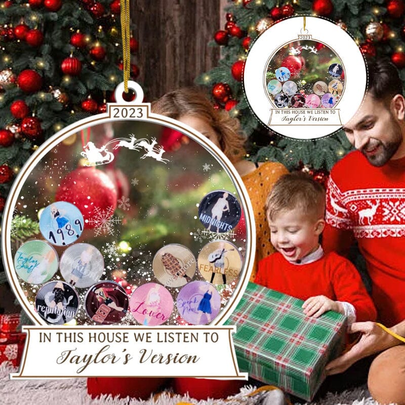 🎅I Dette Huset Lytter Vi Til Taylors Versjon Ornament | Luvikno