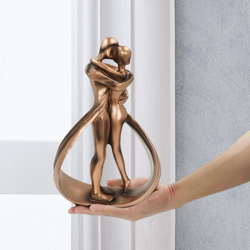 Romantisk Elskere Omfavn Statue | Luvikno