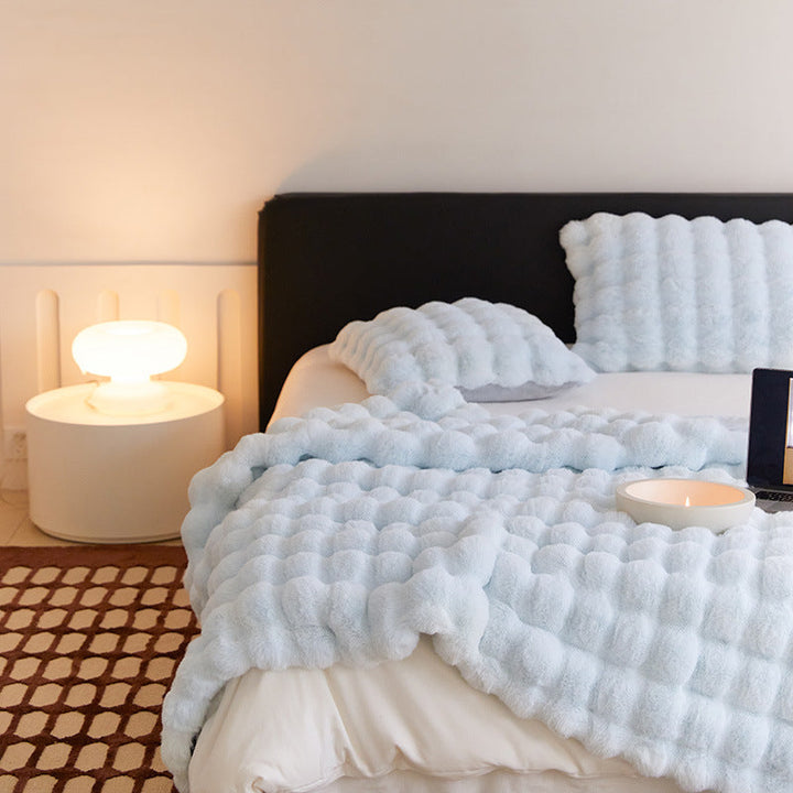 Plush falsk pels kastet for ultimate koselig varme | Luvikno