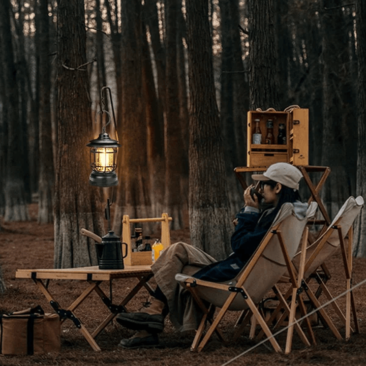 Bærbar Retro Camping lys - VintageGlow, LED Campinglampe for utendørs, hage og eventyr | Luvikno