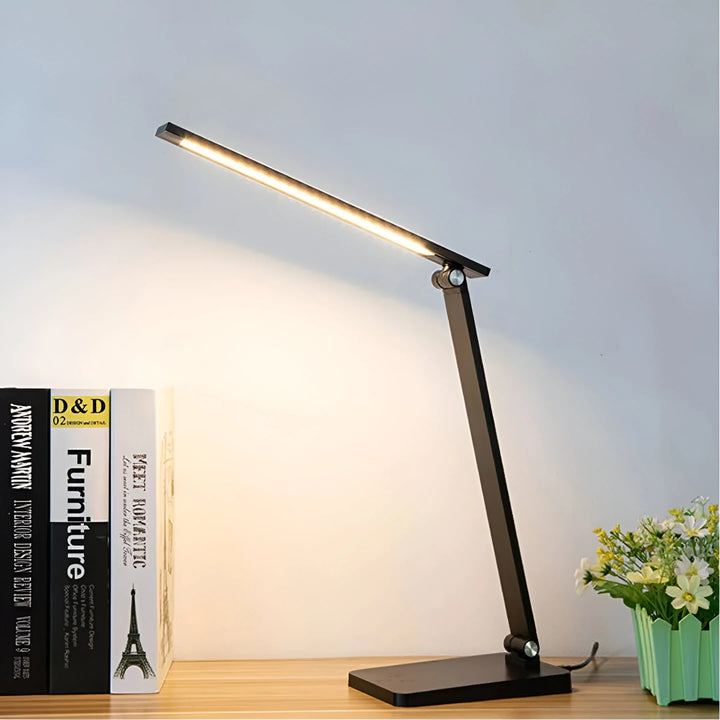 LumaFold – sammenleggbar LED bordlampe med berøringsdemping