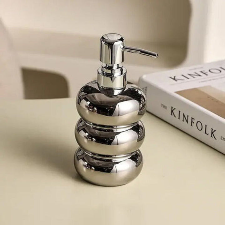 Keramisk dispenser med pumpe Luvikno