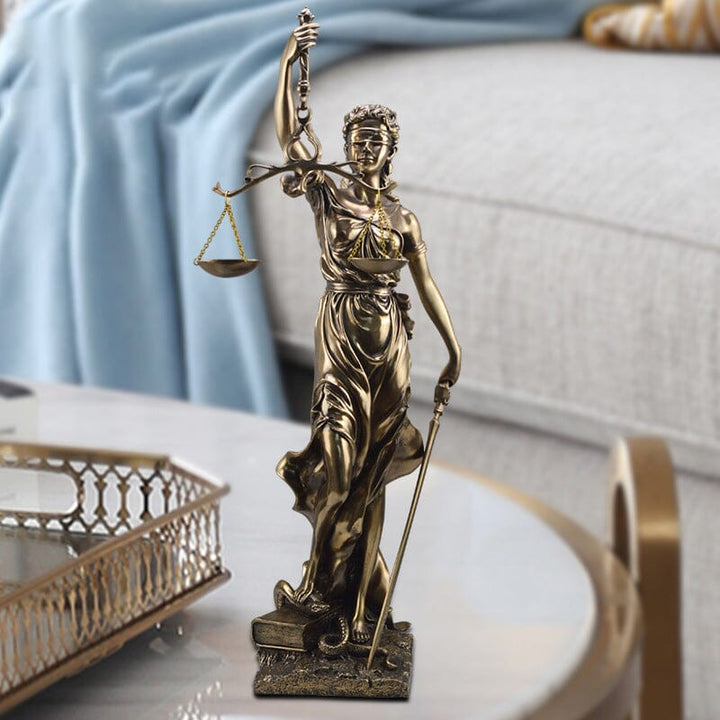 Luvikno | Dekorativ statue av Rettferdighetens Gudinne