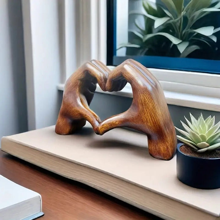 Håndhjertestatue | luvikno