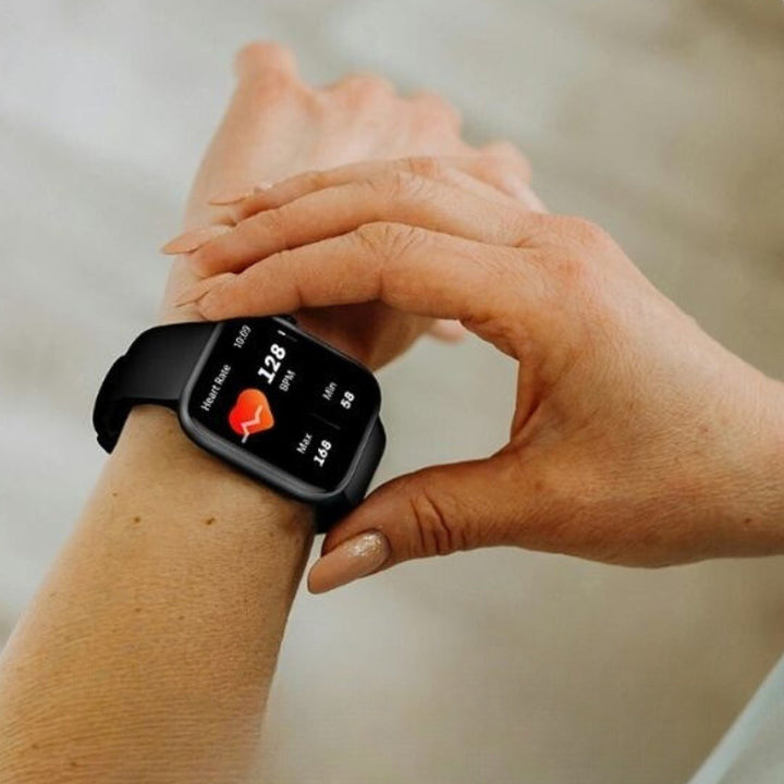 FitTrack Pro Advanced Smartwatch - Tilpassbare funksjoner | Helse- og treningsovervåking Luvikno