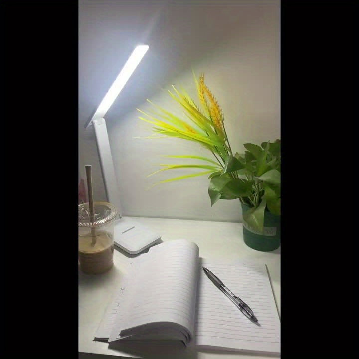 LumiDesk – Justerbar LED Skrivebordslampe med Berøring og USB Luvikno