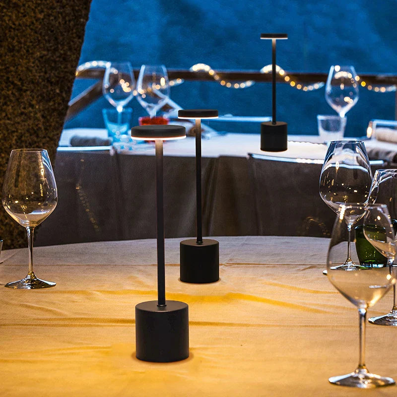 NoirElegance - Moderne Svart LED Bordlampe Luvikno