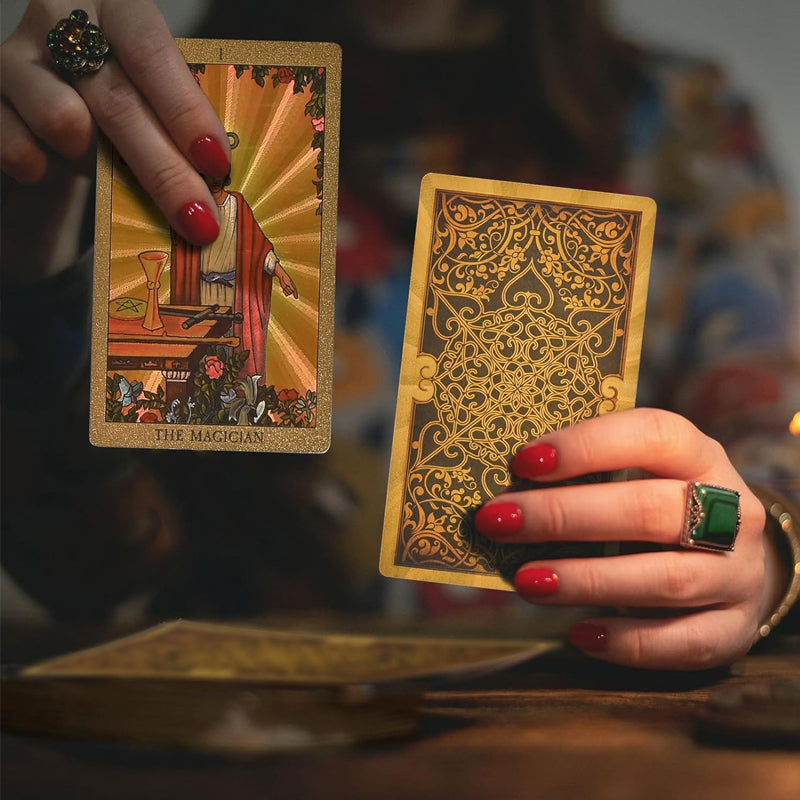 Luvikno | Utforsk den mystiske verden av tarot Gullfarget tarot