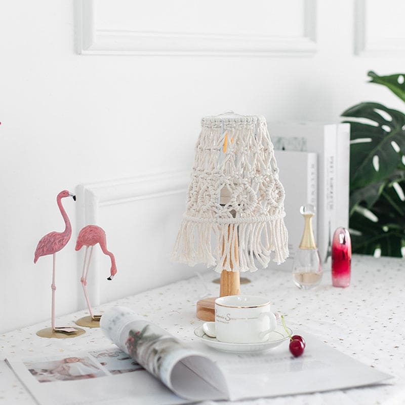 FeatherGlow Bordlampe – Luksus Bordlampe med Forenklet Design Luvikno