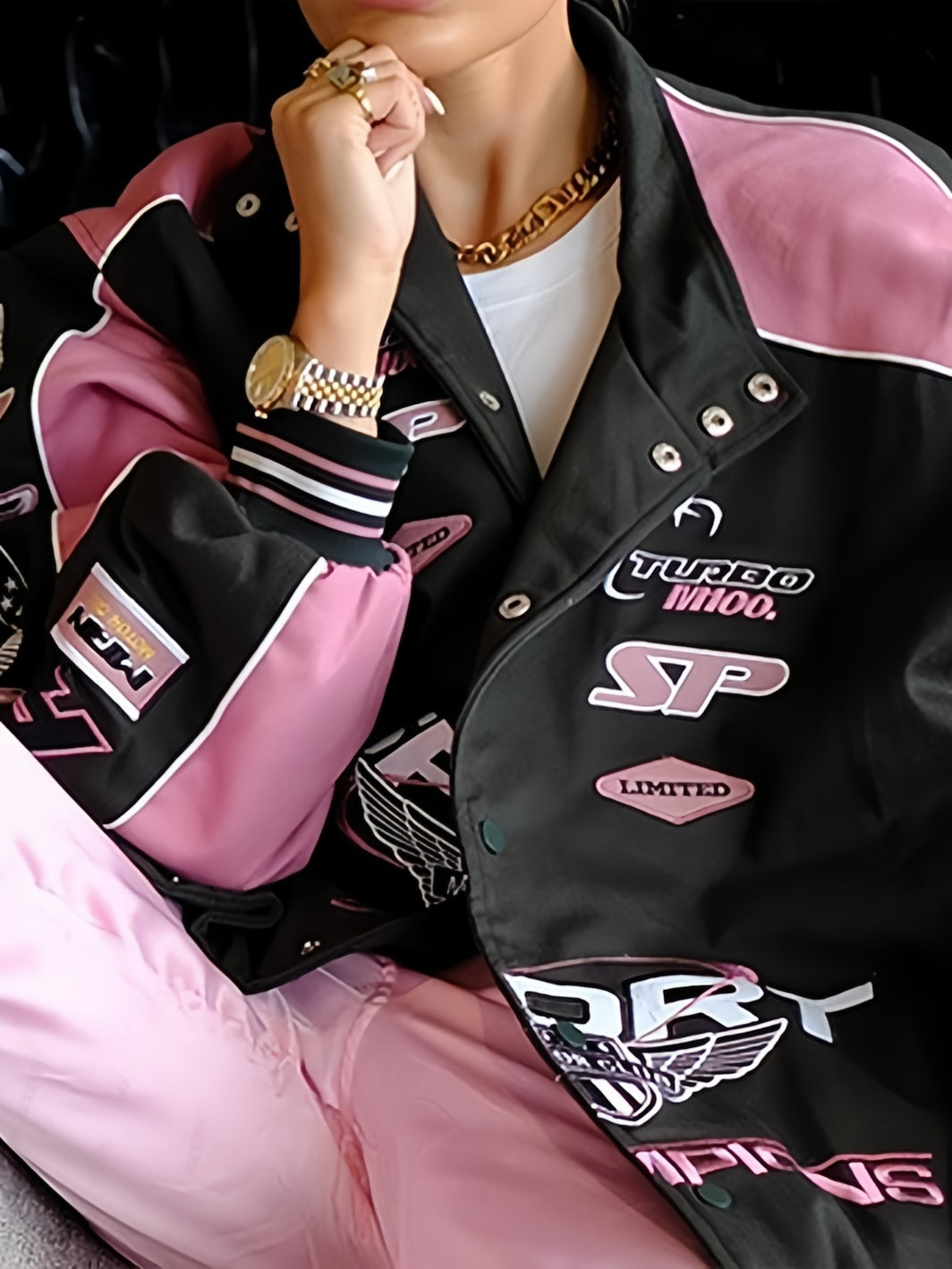 Luvik | Svart Rosa Raglan Moto Jakke, med Trykt Slogan