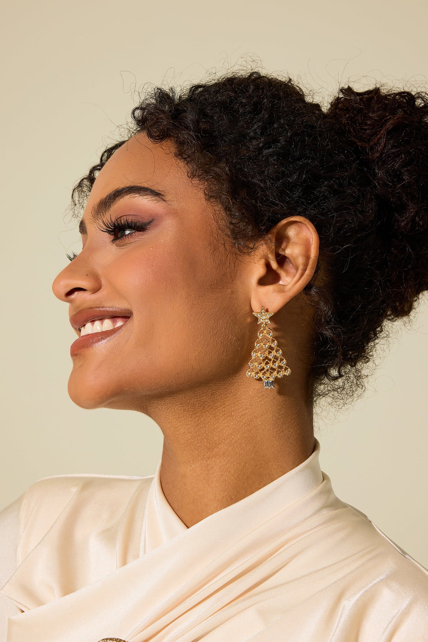 Luvik | Tekokivinen joulukuusimuotoiset korvakorut