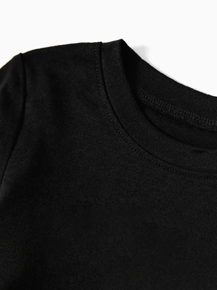 Luvik | 2025 Perhe Jouluteksti Printti Musta Pitkähihais T-paita Musta ja Valkoinen Ruudullinen Housut Perhe Yhteensopivat Yöpaidat