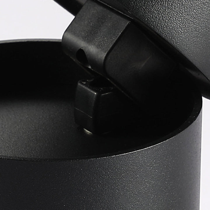 LED taklampe med justerbart spotlight-hode Luvikno