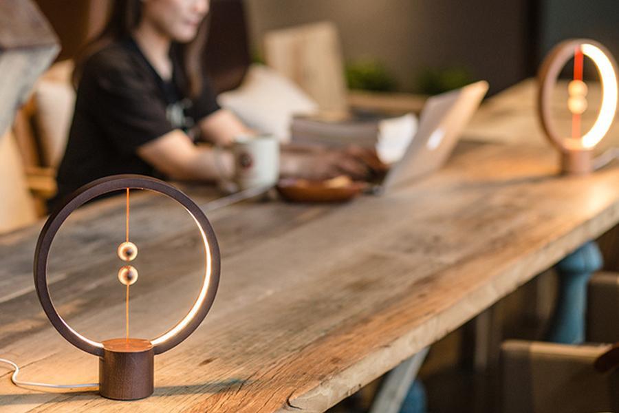 Tao - Moderne Nordisk Magnetisk Balans LED Lampe | Luvikno